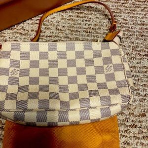 Got item in Posh claimed to be original.I do think it’s the case. Real leather